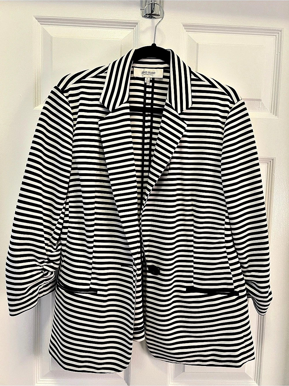 Jones Studio Striped Blazer in Black & White Size 14 Like New
